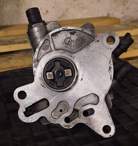 Тандемний насос Bosch 03G145209 ціна, від 33.75 USD