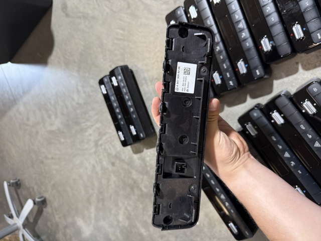 A9079056006 Mercedes Аварійна кнопка