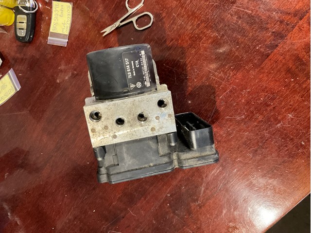 Блок АБС гідравлічний VAG 7L0614517 ціна, від 72.44 USD