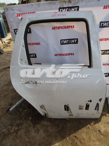 Двері пасажирські задні праві Dacia Duster 