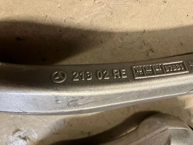 A2133301800 Mercedes Важіль передньої підвіски нижній, правий