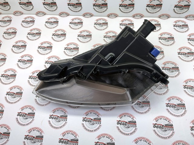 LR136868 Land Rover Фара протитуманна, права