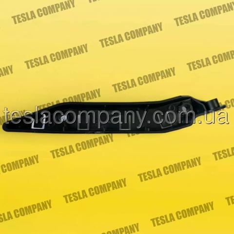 Купити 149377100B Tesla Кронштейн бампера переднього, зовнішній правий