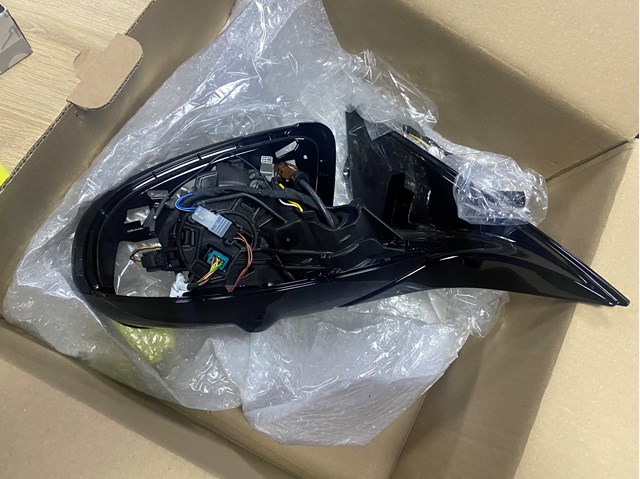 Праве бічне дзеркало Mercedes A2228106600 ціна, від 550.23 USD