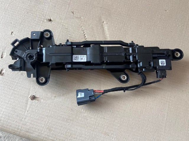 Ручка передньої двері зовнішня ліва LR144887 Land Rover