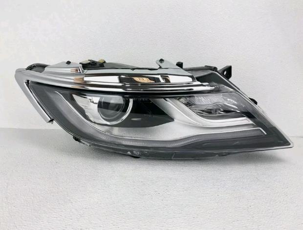 Фара права EJ7Z13008C Ford