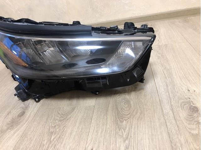 Фара комбінована, передня Toyota 811100E460