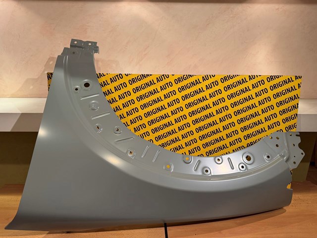 Купити DGH952210 Mazda Крило переднє ліве