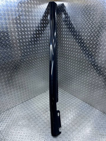 Купити A2216900940 Mercedes Накладка зовнішня (молдинг) порога, лівий