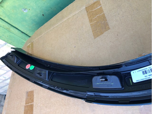 Молдинг задньої арки крила, правий Mercedes A1678800205 ціна, від 117.21 USD