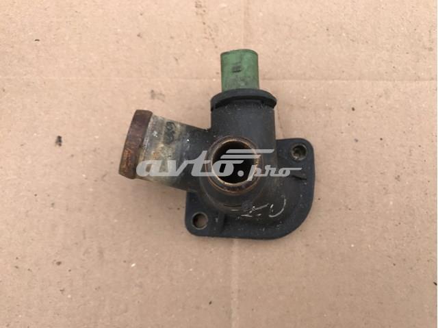 Фланець системи охолодження (трійник) VAG 06B121133A ціна, від 7.05 USD