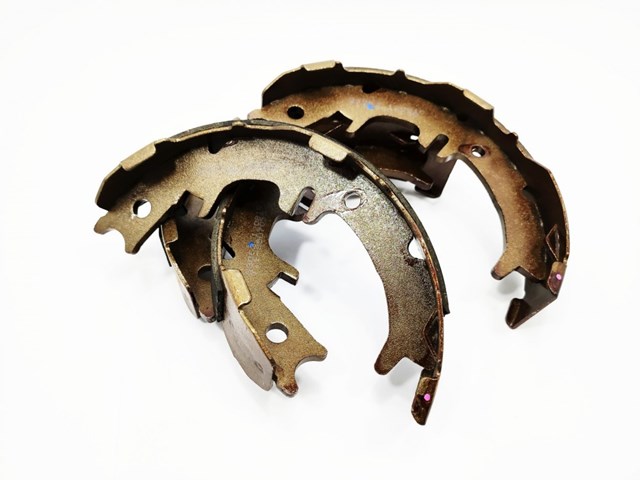 Колодки ручника T113502170 Chery