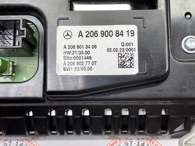 Прилади управління Mercedes A2069008419 ціна, від 438.91 USD