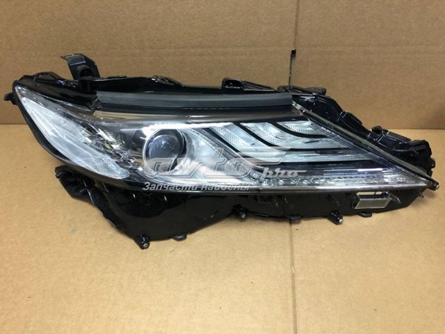 8114533D70 Toyota Основна фара - вставка