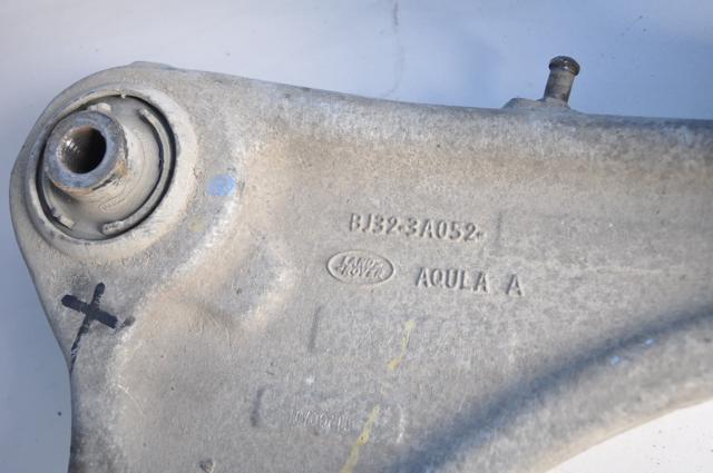 Купити LR186681 Land Rover Цапфа передні праві
