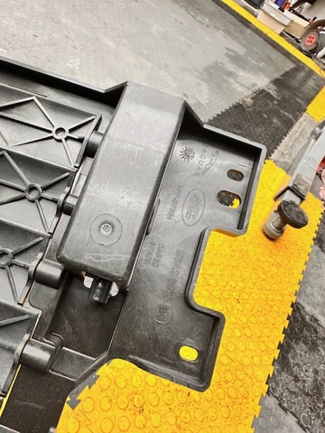 LR184635 Land Rover 