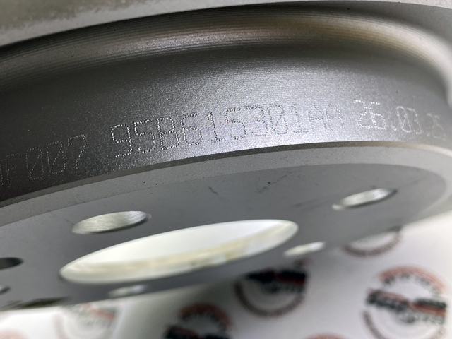 Диск переднього гальма Porsche 95B615301AA ціна, від 140.10 USD