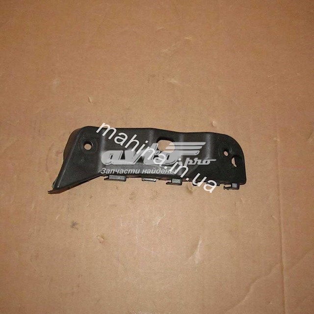 Кронштейн кріплення бампера переднього правий Chery T112803712PF