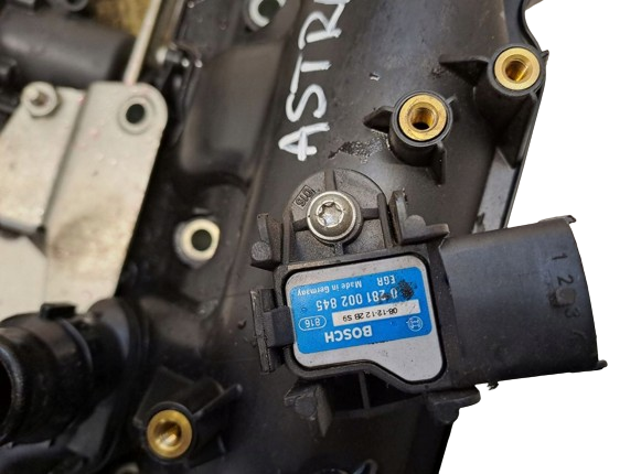 Впускний колектор 55566258 General Motors