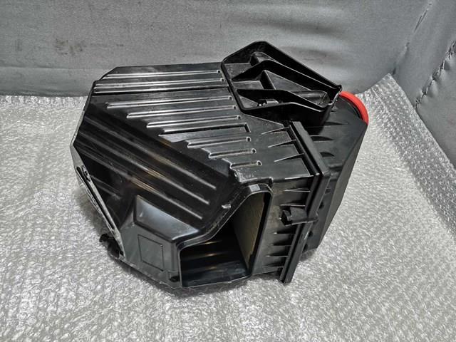 Корпус фільтра LR094063 Land Rover