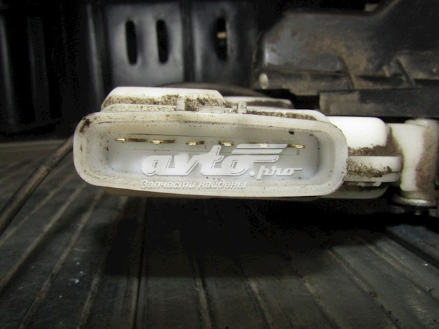 Замок дверки правої передньої 813204H020 Hyundai/Kia