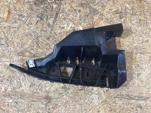 Направляюча заднього бампера, права 9J1807406 Porsche