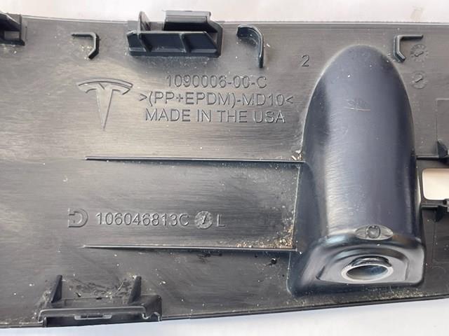109000600C Tesla 