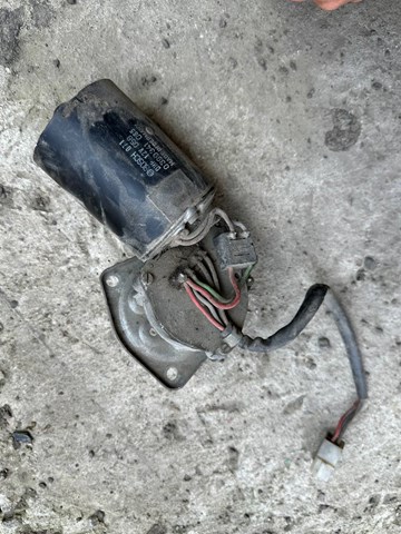 0390341085 Bosch Мотор склоочисника скла (трапеції)