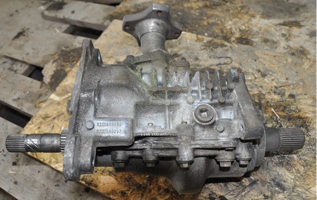 8200988056 Renault (RVI) Раздатка (коробка роздавальна)