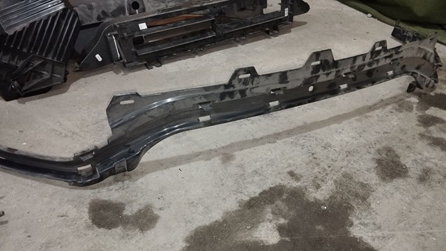 J9C4963 Jaguar Кронштейн бампера переднього, центральний