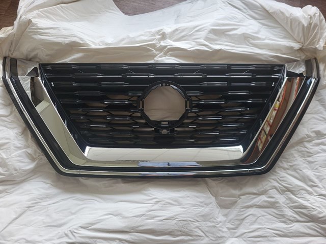 Облицювання радіатора Nissan/Infiniti 623106RA0B ціна, від 267.82 USD