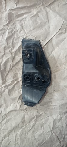 Праве кріплення переднього бампера Toyota 52115B1010 ціна, від 26.50 USD