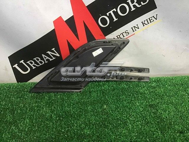  Land Rover LR053798