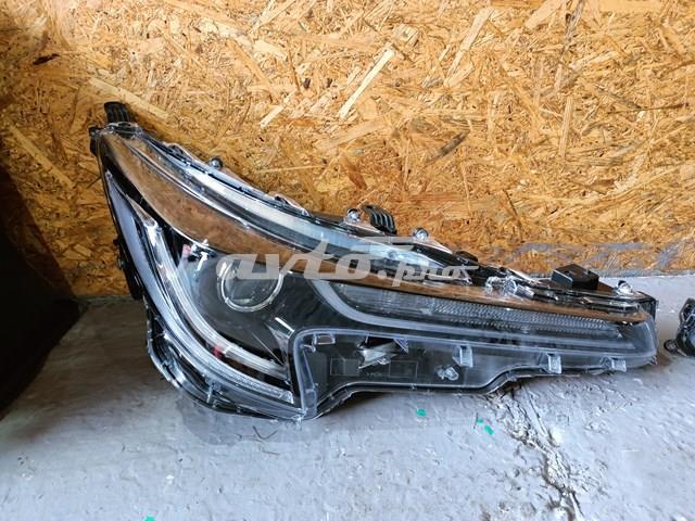 Фара права 8111002S70 Toyota