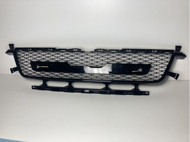 Решітка переднього бампера, нижня Land Rover LR099208