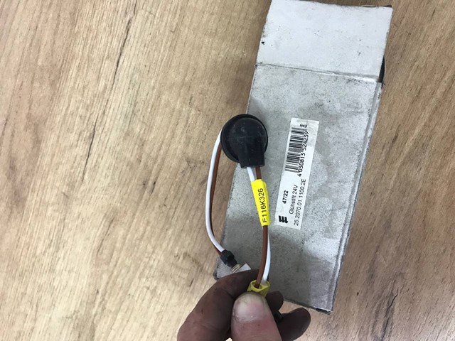 Купити A0008354526 Mercedes Свічка накалу