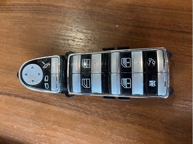 Купити A2218213951 Mercedes 
