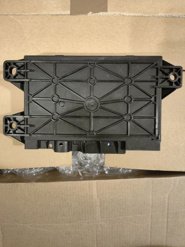 LR084930 Land Rover 