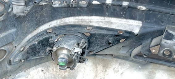 Решітка протитуманних фар ліва Mercedes A2218850153
