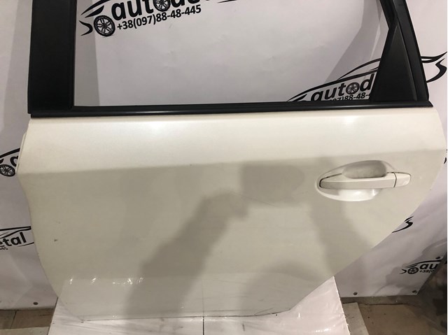 Двері задні на Toyota Prius  ZVW30