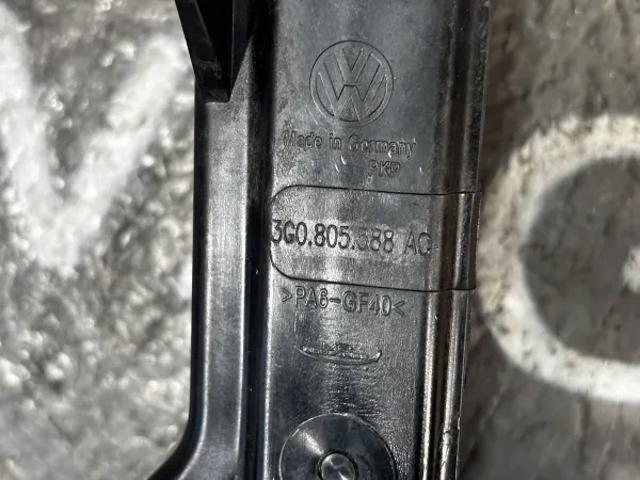 Кронштейн кріплення радіатора VAG 3G0805588AE