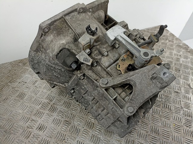Коробка передач 3M5R7002YF Mazda