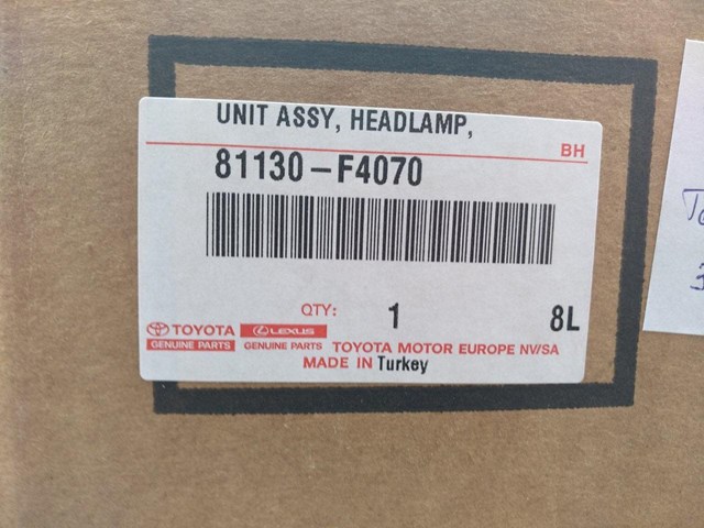 Купити 81130F4070 Toyota Права блок фара
