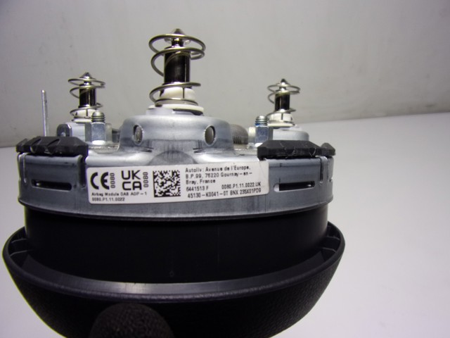 Подушка Айрбег водія Toyota 45130K0041C0 ціна, від 308.13 USD