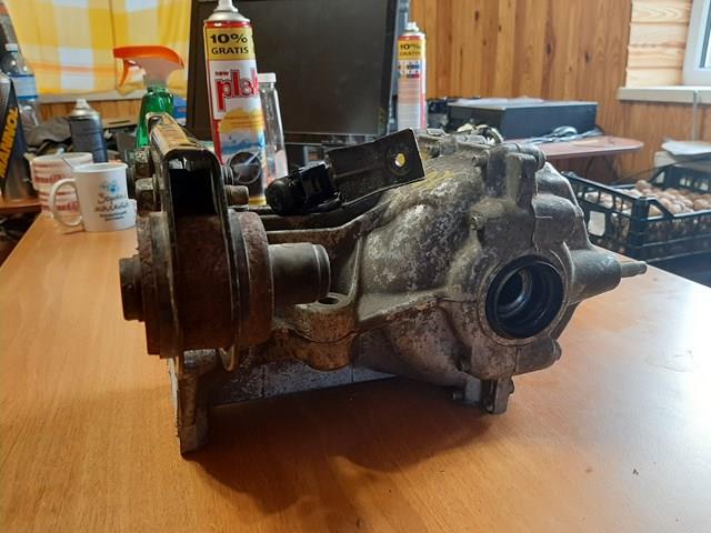 Купити 383004BF0A Renault (RVI) Редуктор середнього моста (головна передача)