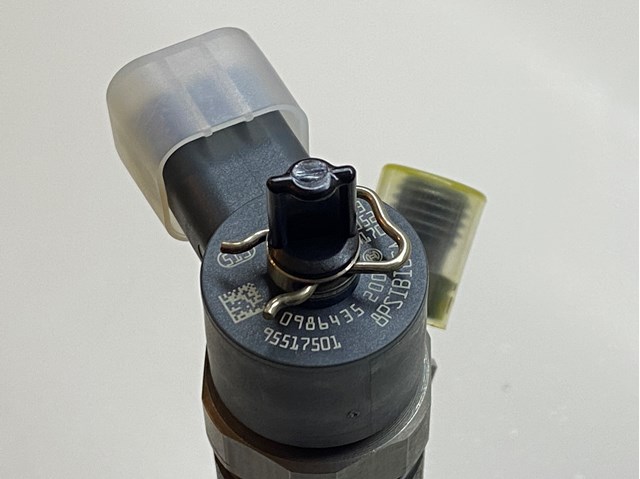 Форсунка паливна Opel 95517501 ціна, від 88.68 USD