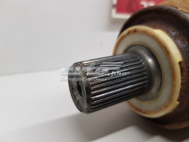 Ліва піввісь 32240098 Volvo