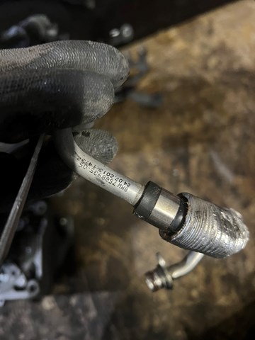 Шланг/патрубок рідинного охолодження турбіни, подача BMW 11537588935