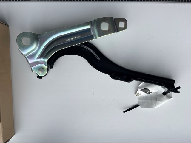 Завіса капота права General Motors 42692629 ціна, від 31.67 USD