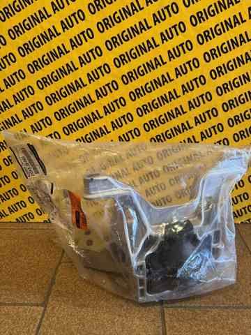 DGK539060 Mazda Права подушка мотора